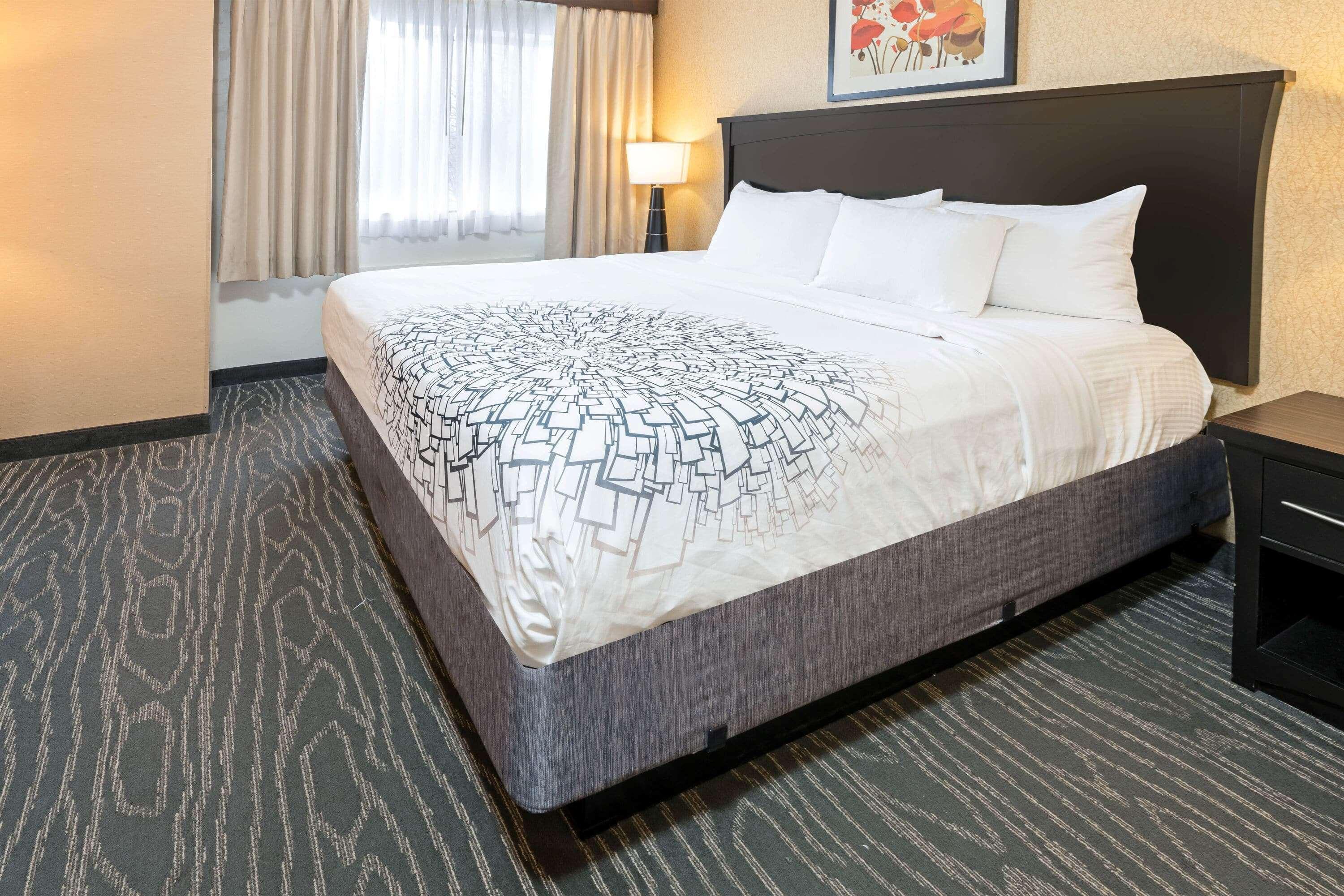 La Quinta By Wyndham Logan Hotel Bagian luar foto
