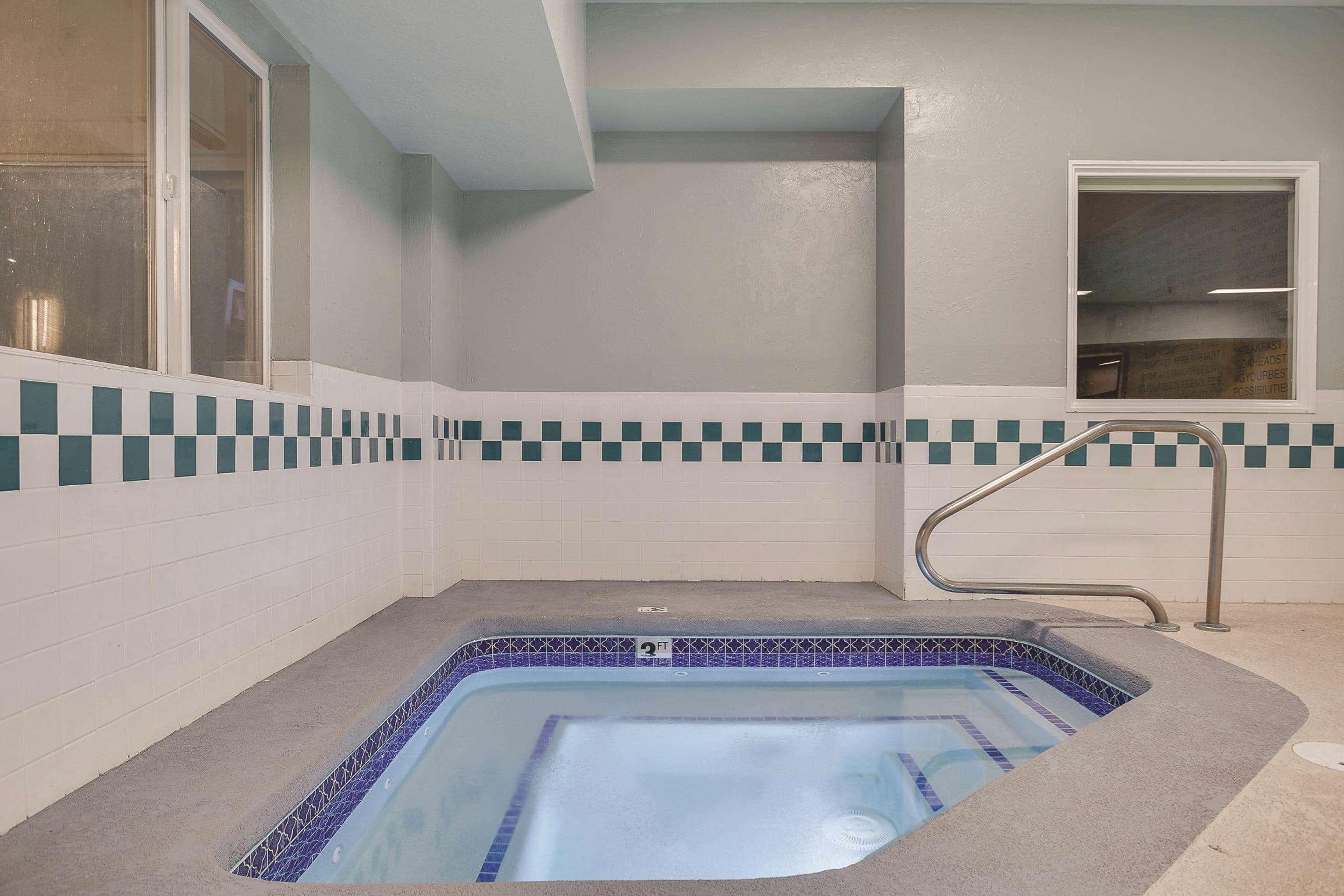 La Quinta By Wyndham Logan Hotel Bagian luar foto